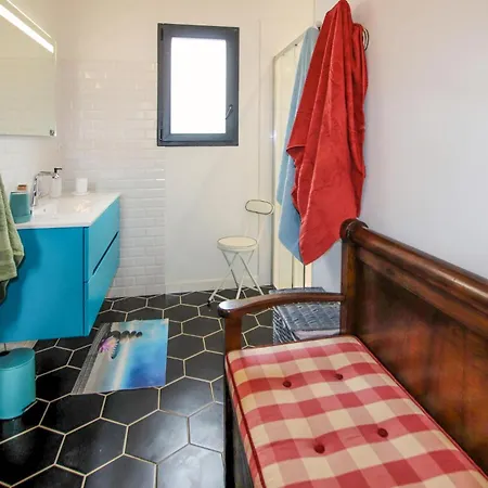 2 Bedroom Pet Friendly In *
