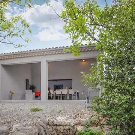 2 Bedroom Pet Friendly In Labeaume